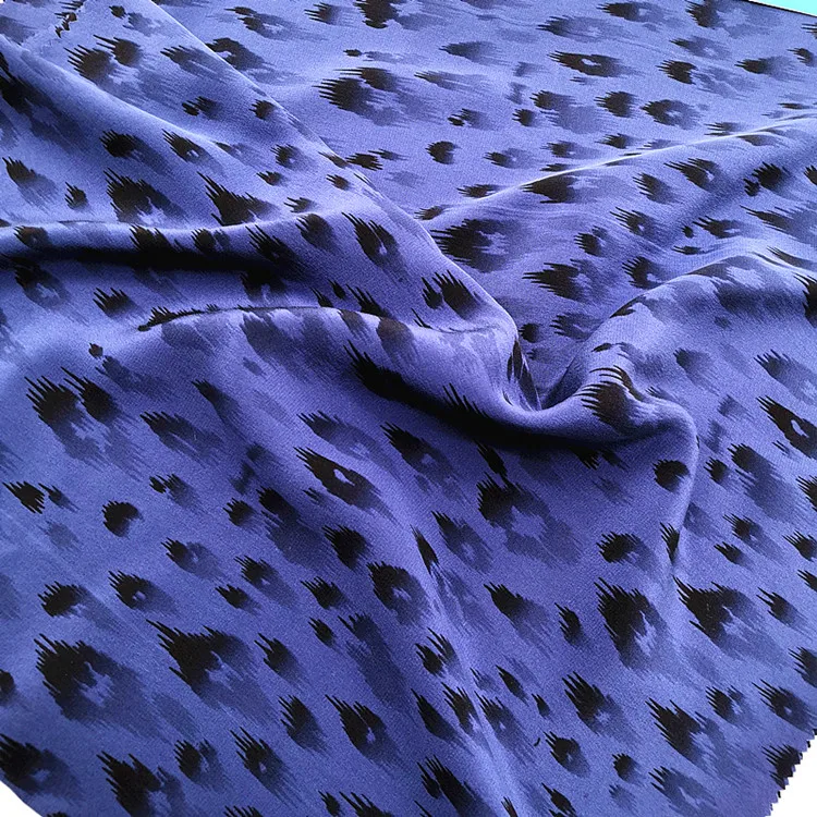 lepord丝网印花绉纱真丝面料,用于礼服