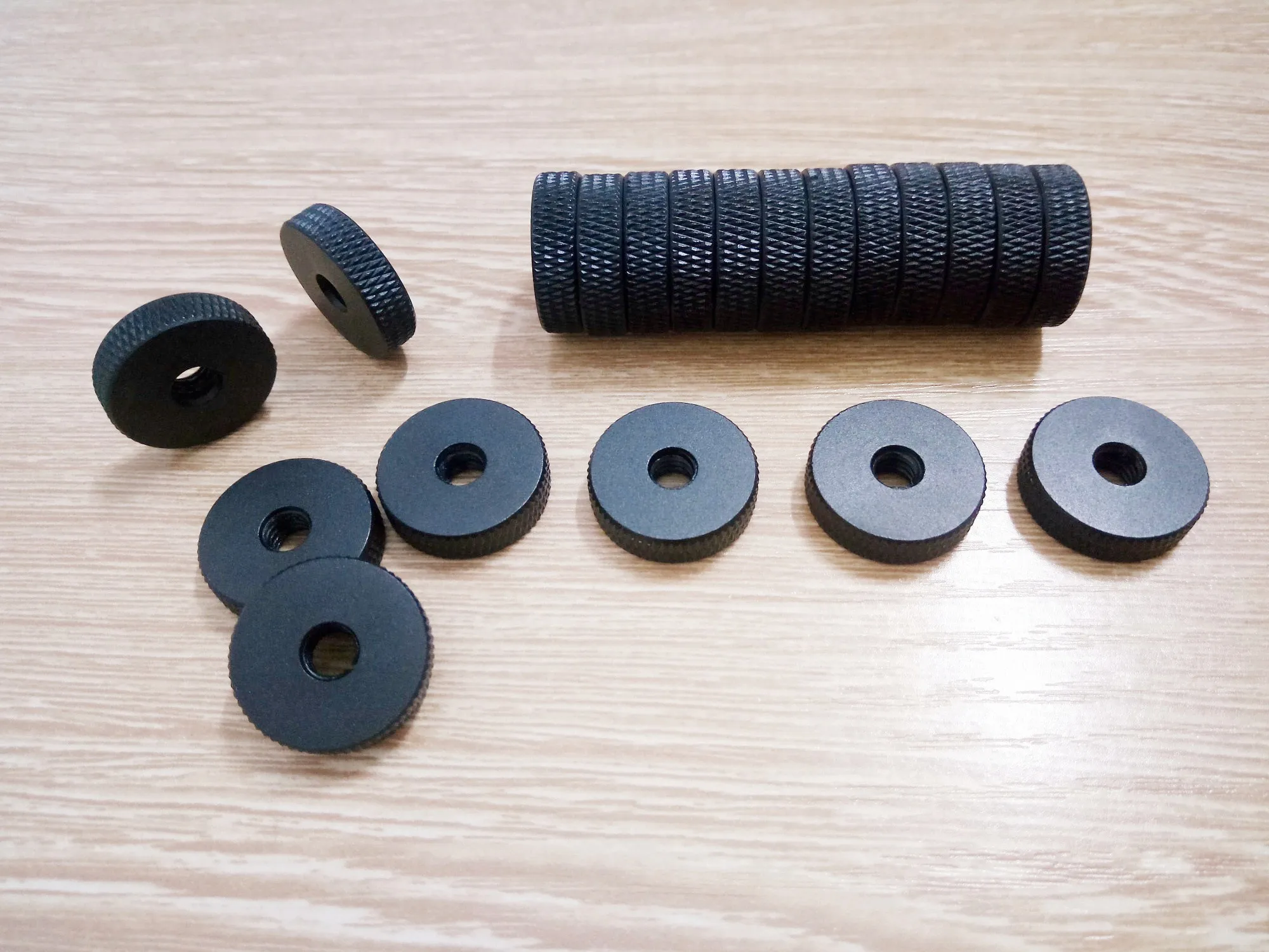 Aluminum knulred nut2