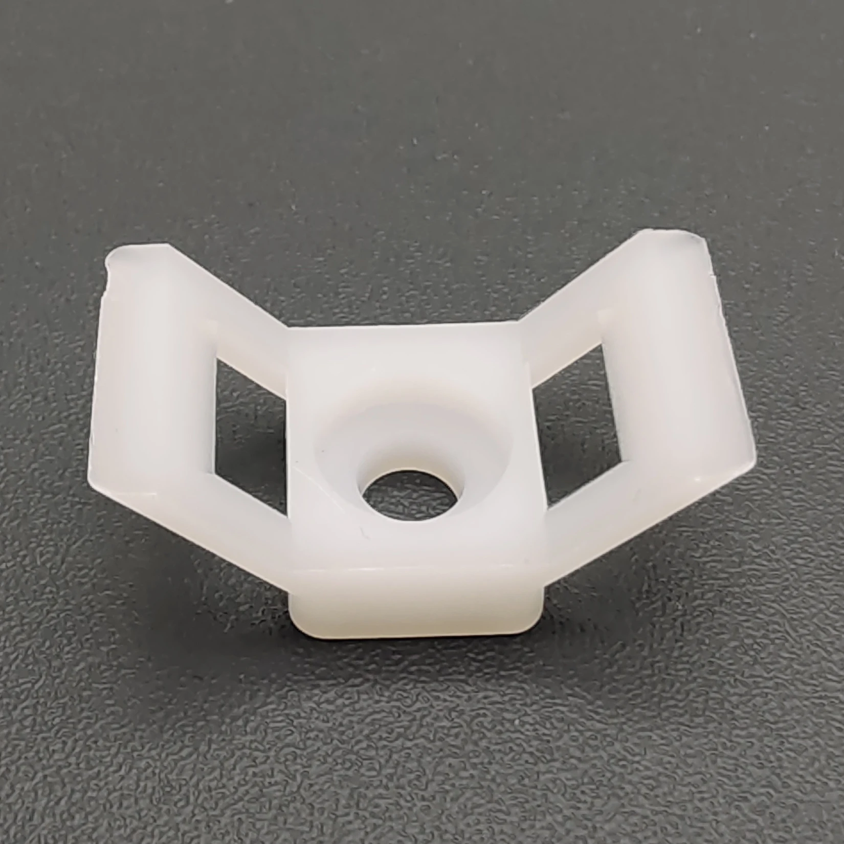 hc-4 马鞍形尼龙电缆扎带固定座塑料电缆安全带座位环保阻燃