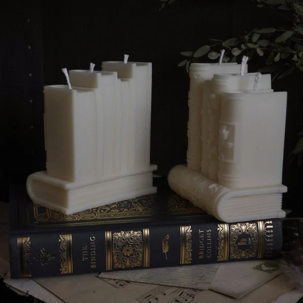 Creative Book-Shaped Silicone Novelty Gift Candle Unique and Stylish Presentation Candle for Christmas Occasions