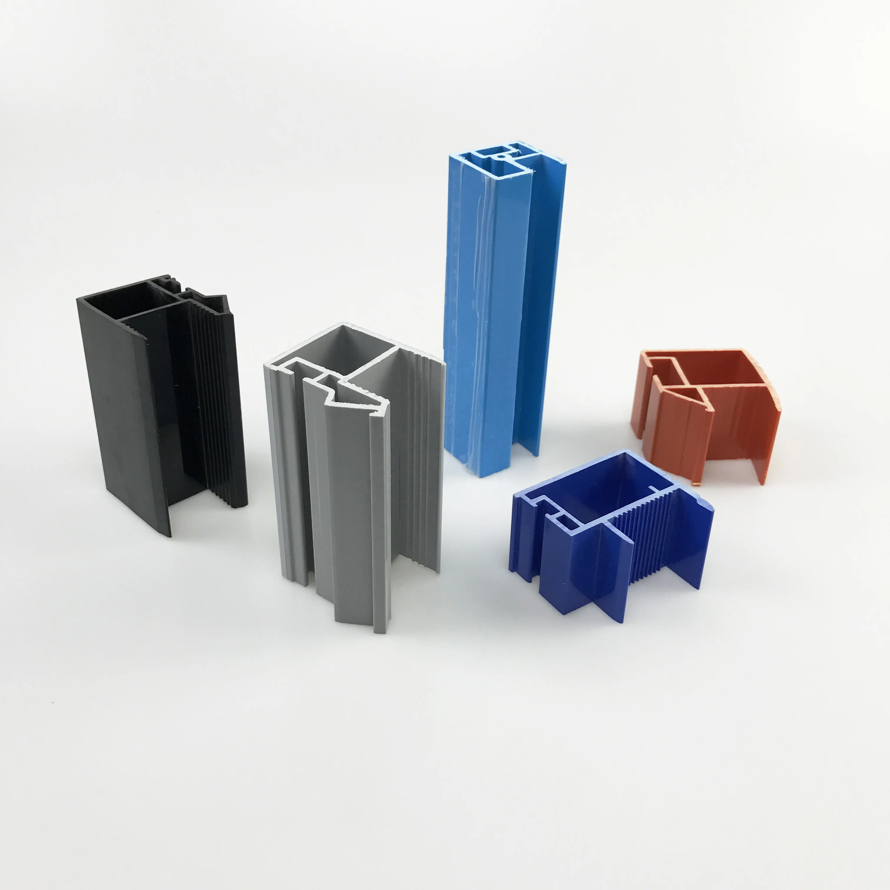 أي اللون Upvc و Pvc الشخصي البثق لصنع النافذة و الباب