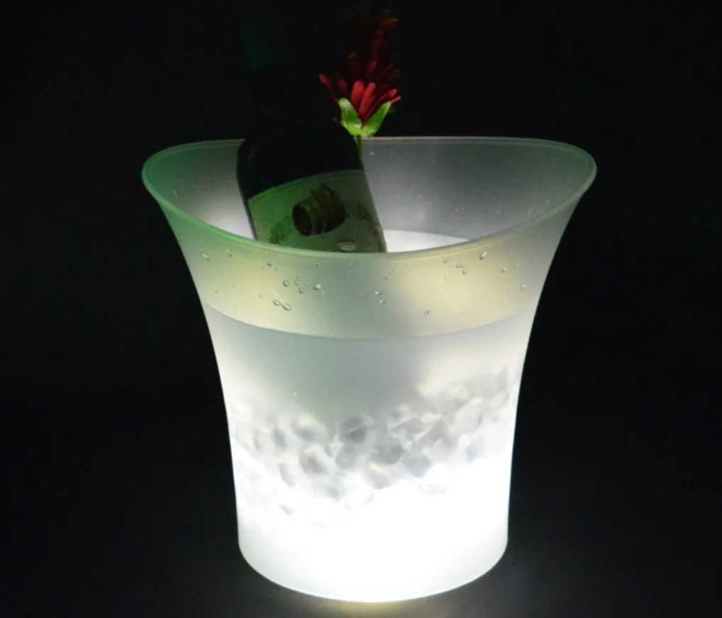ice bucket 5.png