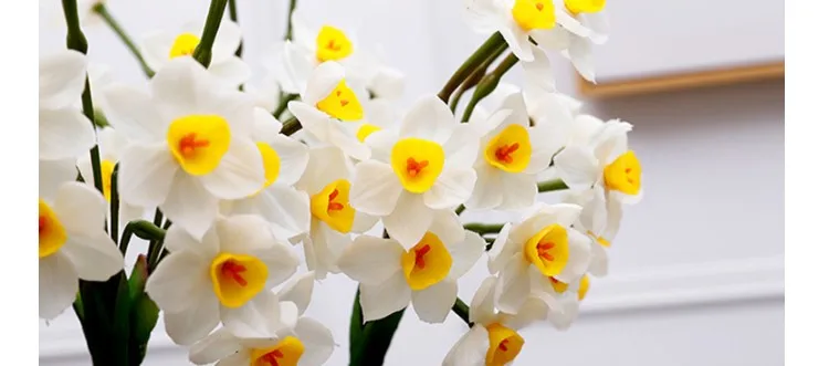批发便宜的人造水仙花花束真正的触摸为家庭婚礼派对酒店装饰桌中心花 Buy 人造乳胶涂层水仙花 真正的触摸花 婚礼桌水仙花