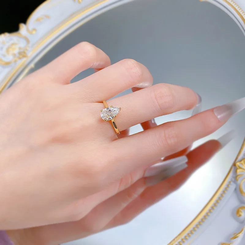 S925 Silver with 6*9mm Pear-Shaped White Diamond Daily Fashion with European and American Style for Weddings and Parties