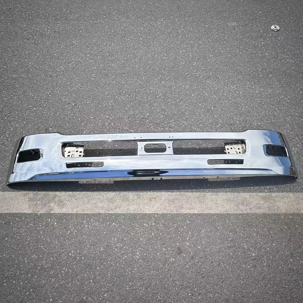 GHCD New Product/high Quality /factory Manufactures Japanese Truck Isuz FRR 2008 Chrome-plated Bumper manufacture