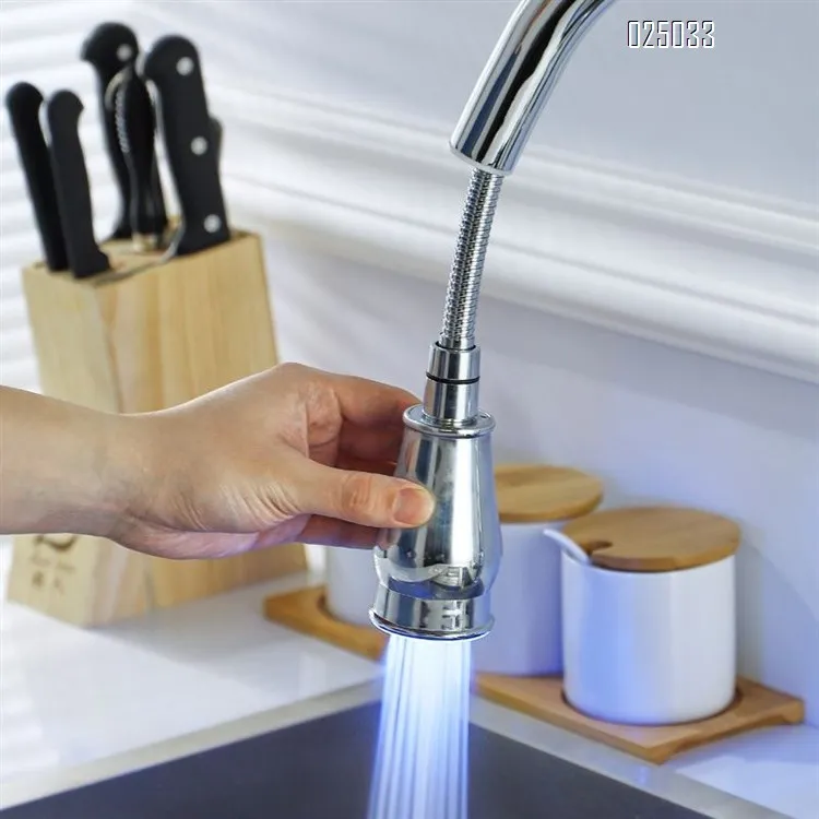 High Quality Single-Handle Pull-Down Sprayer Kitchen Faucet With LED Light