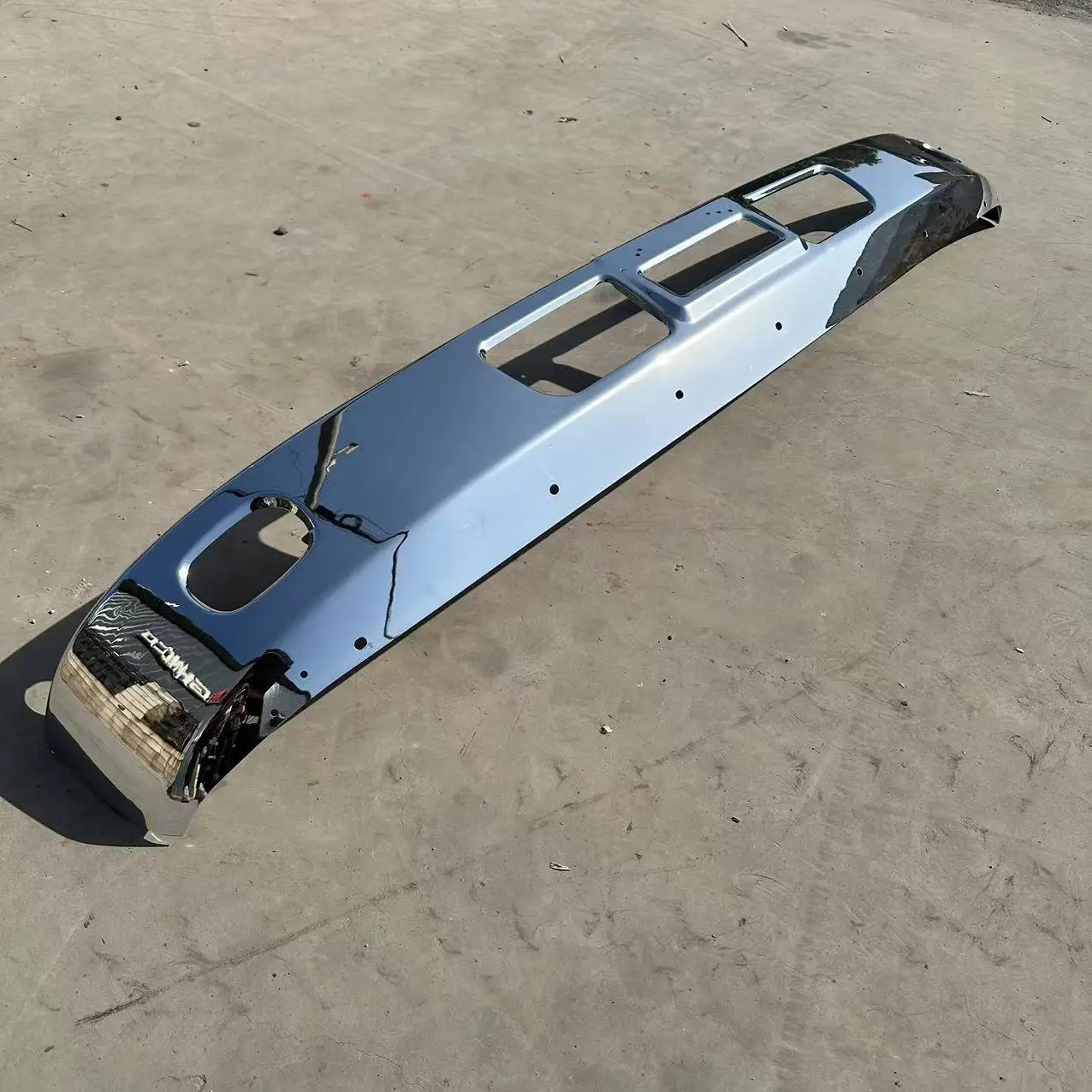 Japanese Truck Mitsubish FN94  Chrome-plated Upper Bumper Factory Direct Sales manufacture