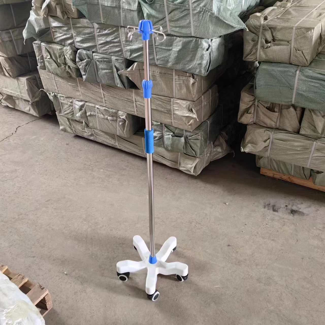 Medical Iv Pole Stand Adjustable Infusion Stand Convenient And Durable