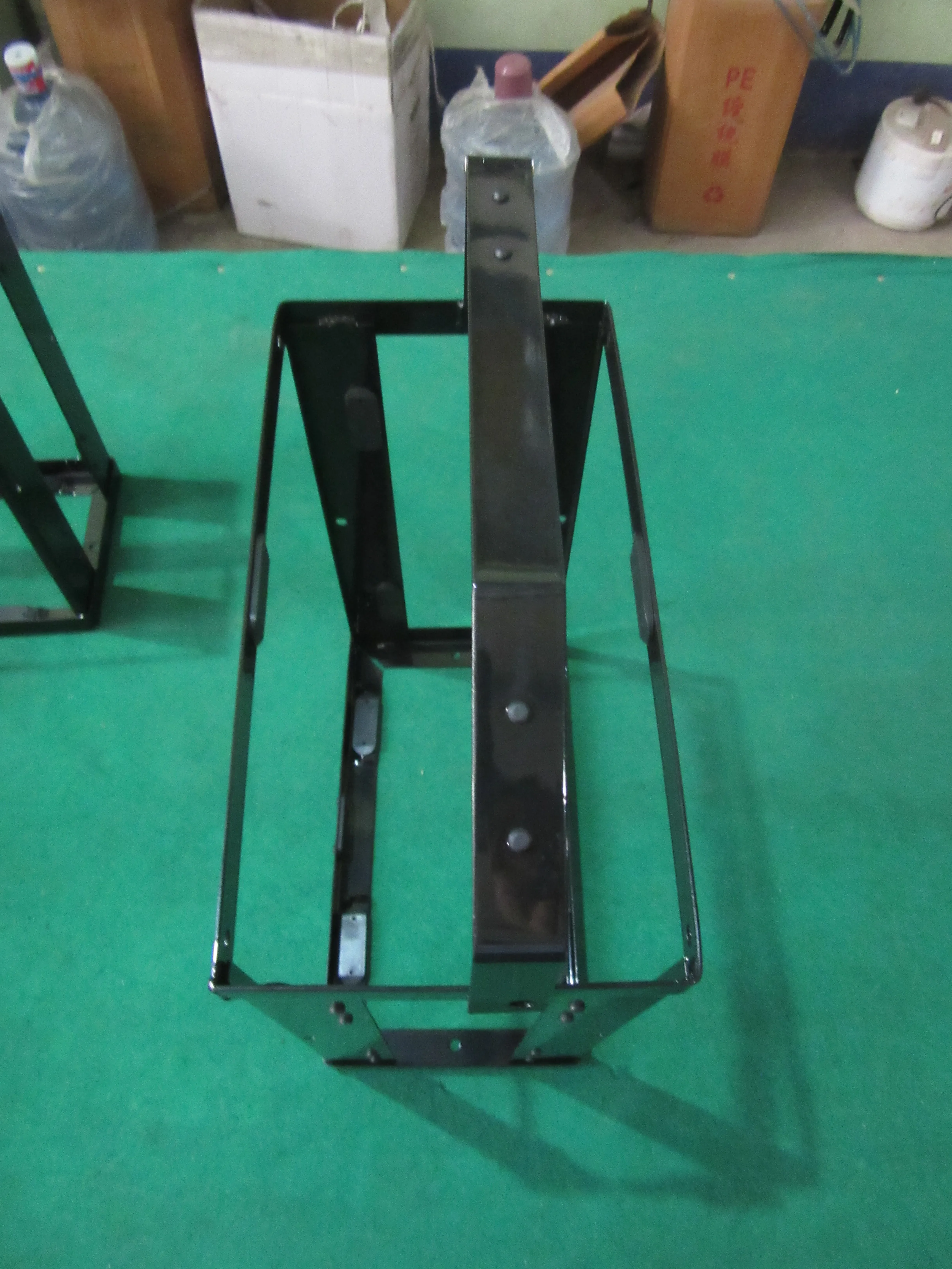 Metal Can Mounting Holder 20 Liter Tank Mounting Rack Bracket Lockable ...