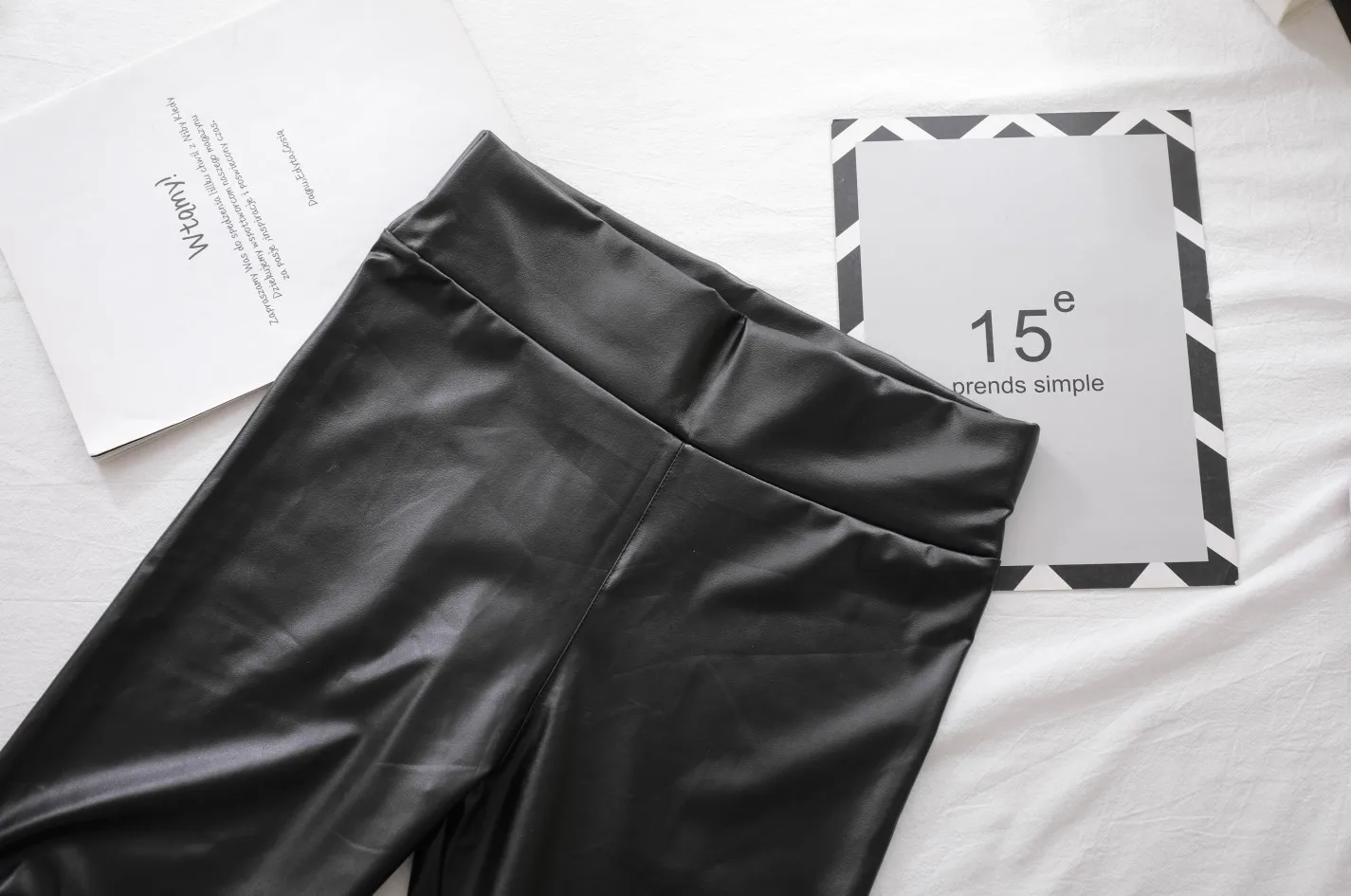 shiny leggings 001.JPG
