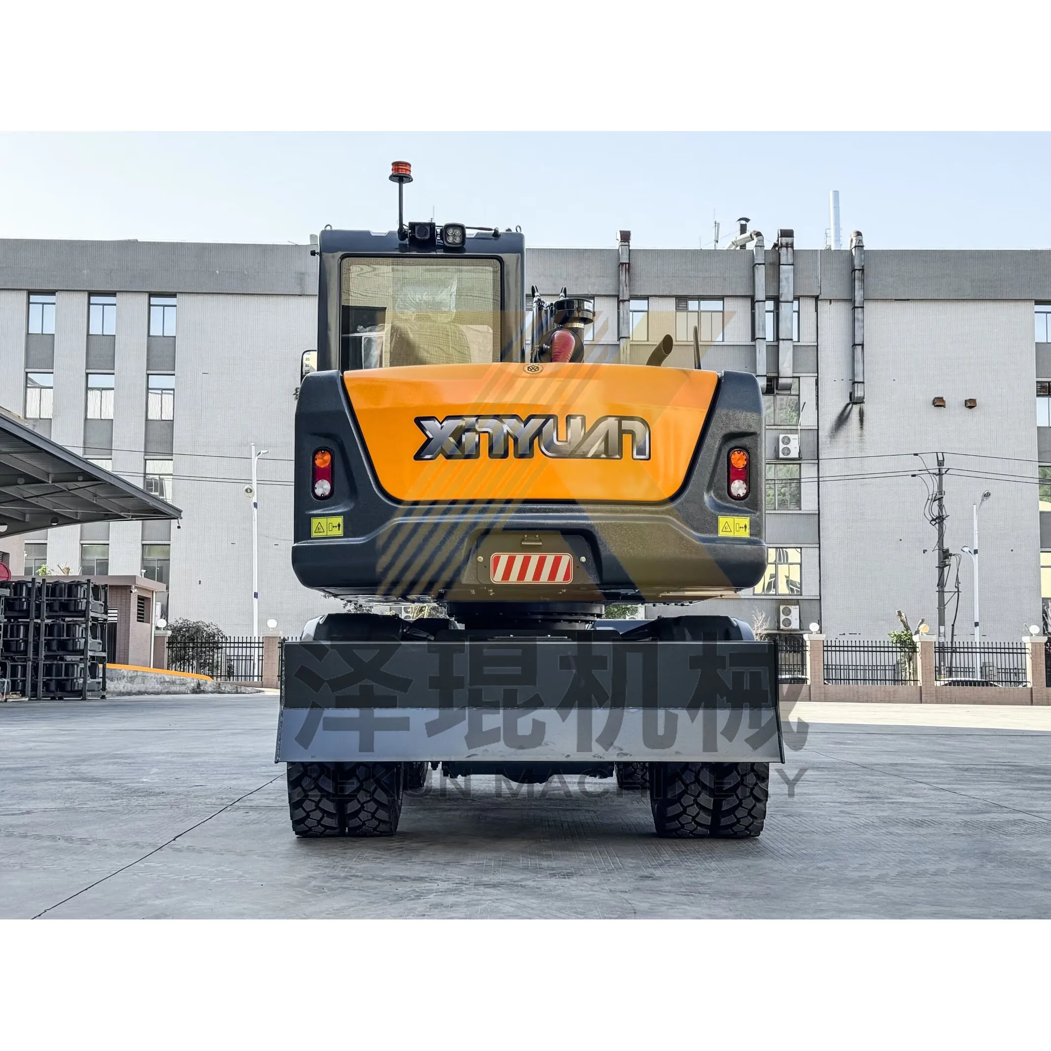China 4 5 Ton Second Hand Four Wheel Drive Bucket Engineering Excavator