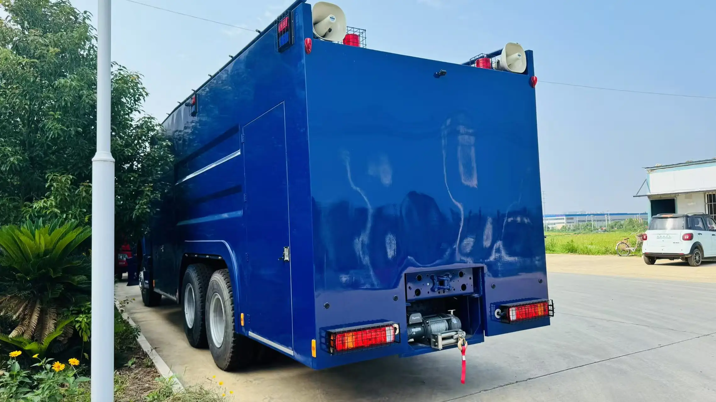 product sinotruk howo 6x4 high quality new cheap  foam high pressure fire truck water tank vehicle-4