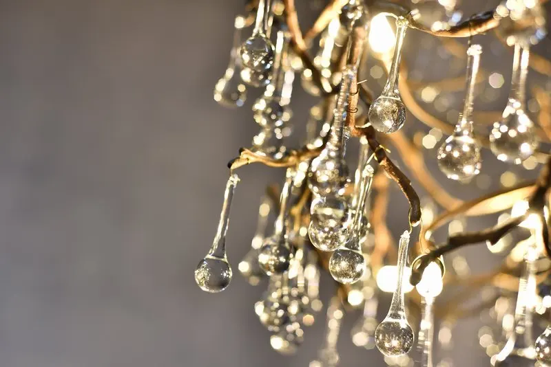 MEEROSEE New Popular Golden Brass Tree Branch Chandelier Fancy Crystal Raindrop Lighting Fixture Hanging for Hotel MD86197