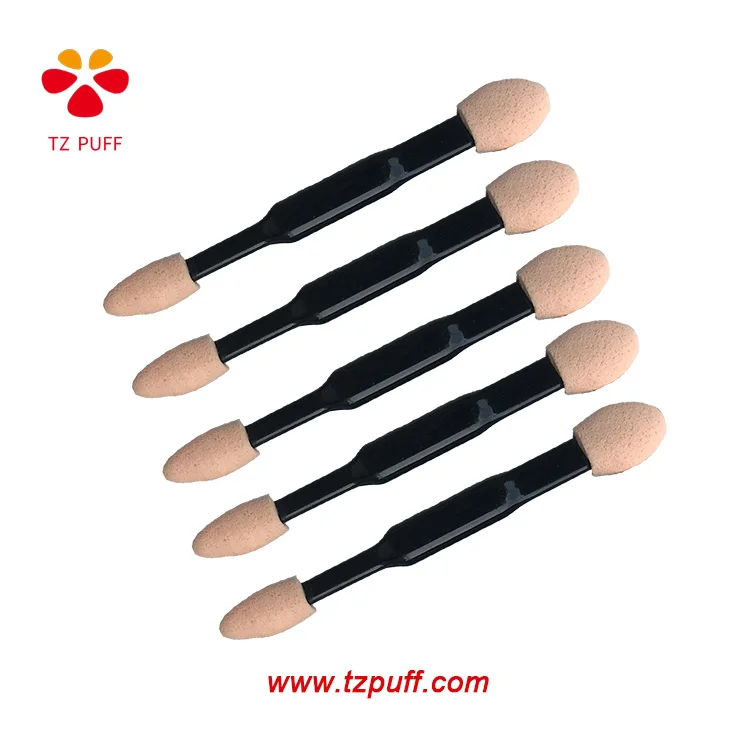 eyeshadow applicator