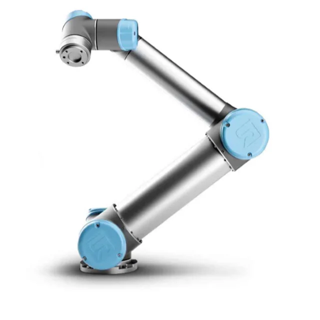 neue kooperative Roboter UR 10e benutzt als industrielles Material des Roboterarmes mit 6 Achsen, das Ausrüstung neigt