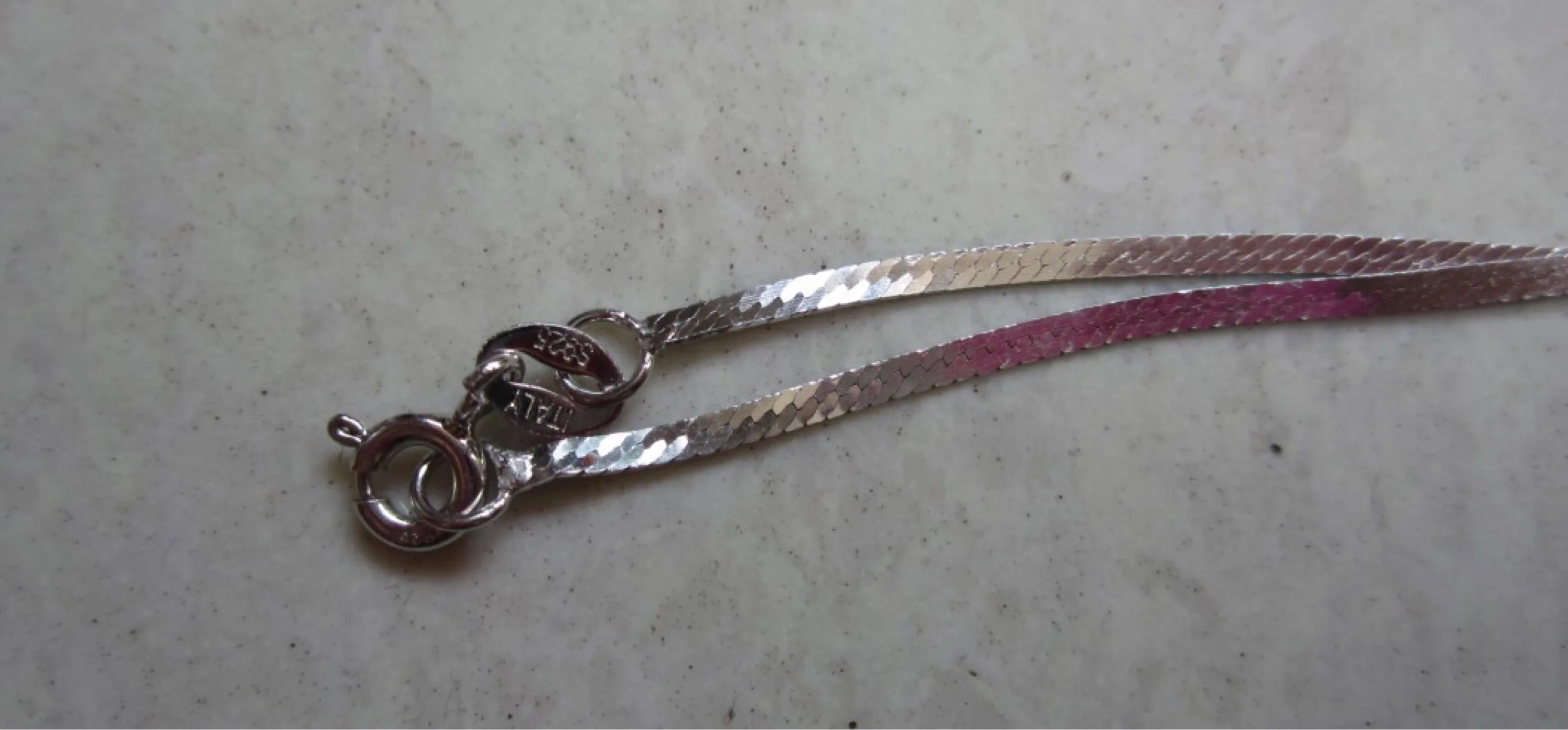 经典2毫米 925 纯银扁链蛇骨人字形链项链