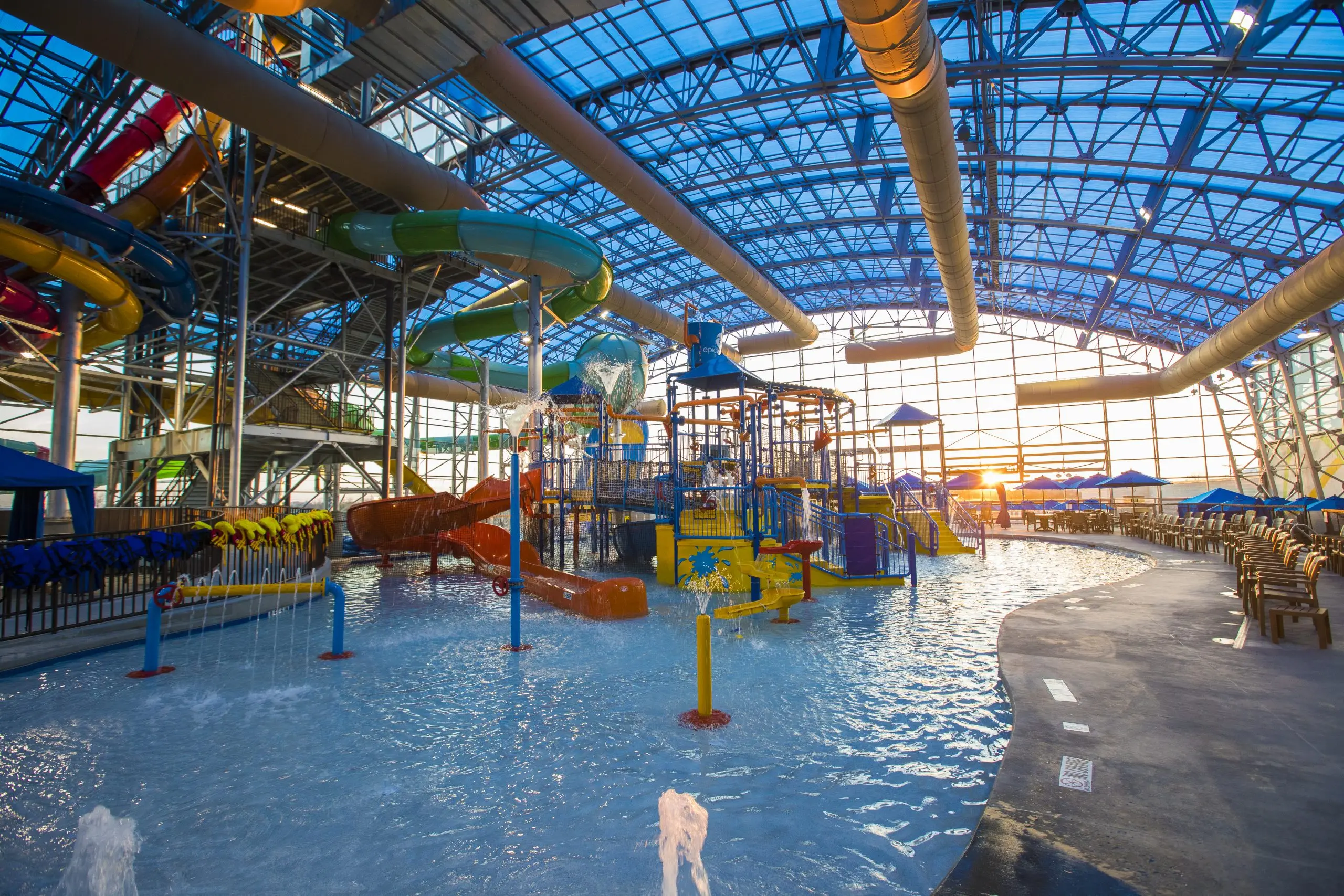 Prefabricated Indoor Water Park Steel Truss Adventure Waterpark Ball ...