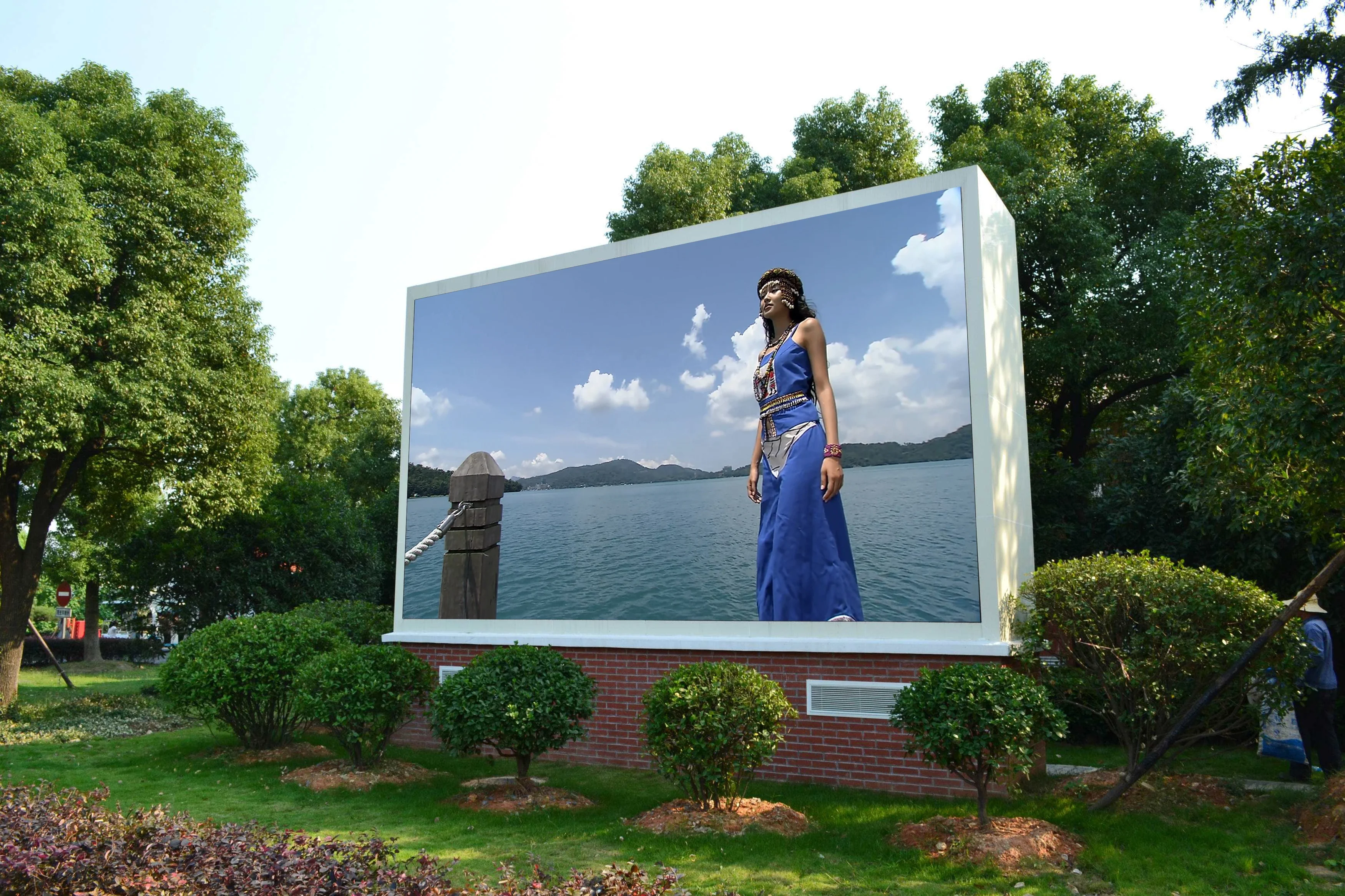 pixel pitch p3 192*192 panel outdoor led cube display