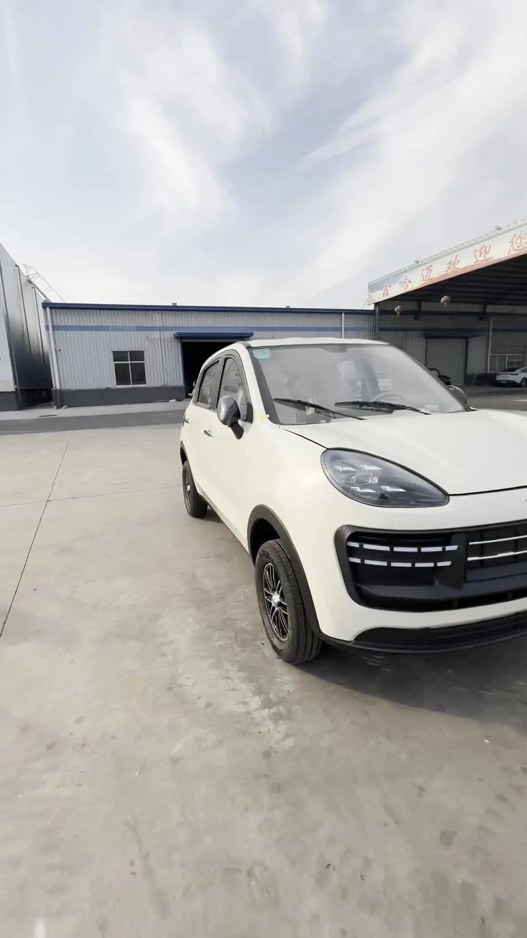 Zhexing Adult 5-Seater EV with 101-200 Km Range & 50kw Motor