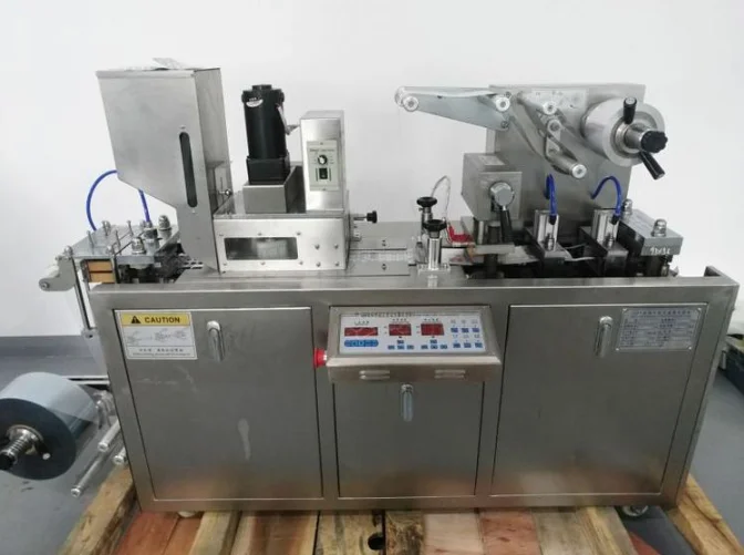 自动片剂吸塑包装机蓝色片剂/胶囊吸塑包装机高品质 - buy blister