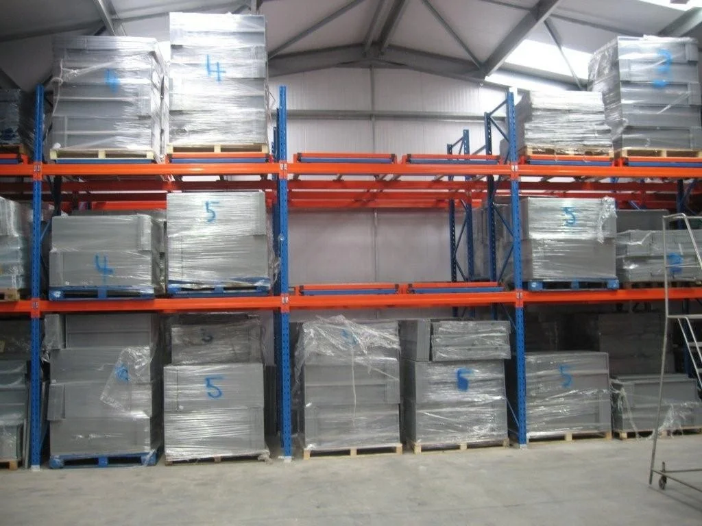 Push Back Inclined Guide Rail Pallet Racks On Trolleys Buy Inclined