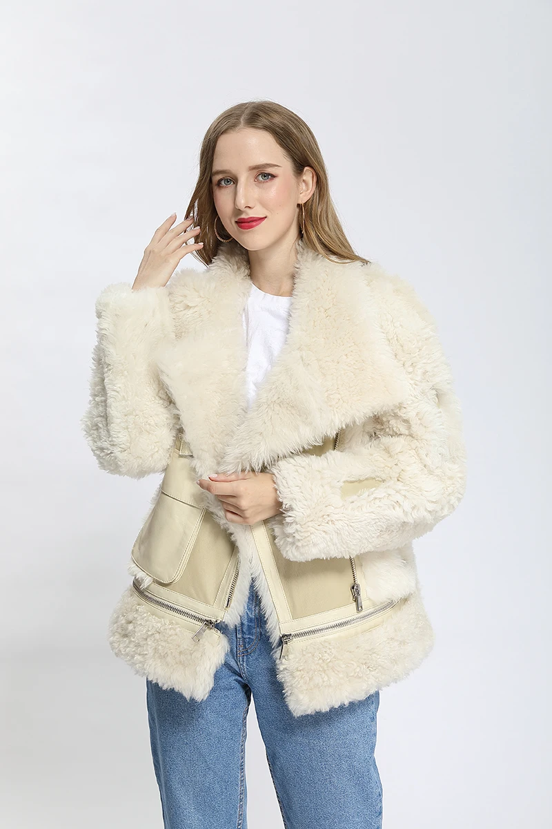 大衣女时尚白色冬季防风摩托车羊皮夹克 