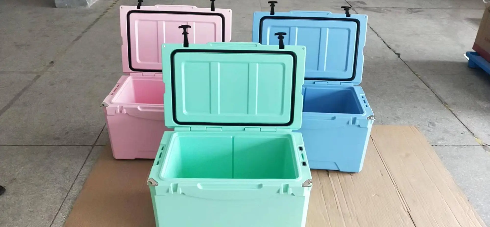 式塑料硬模制冰盒冰柜带轮子耐用白色冷藏盒 - buy 坚硬的滚塑冰盒,带