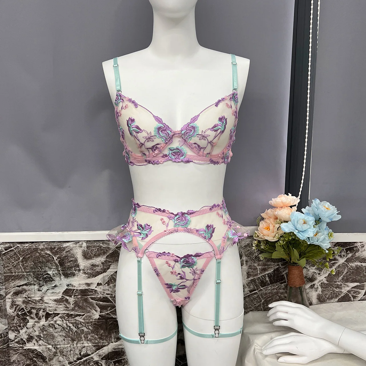 Heavy Industry Embroidery Strap Lingerie Kit with European and American Style Light Control Level for AliExpress