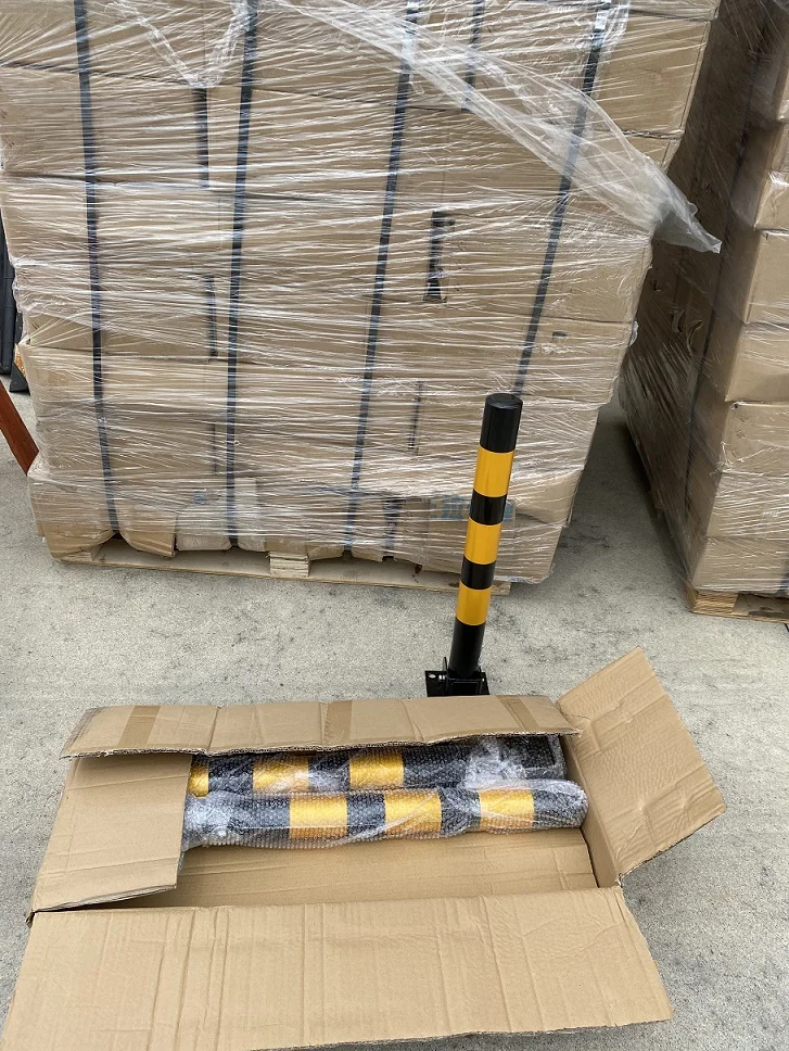 Height 670mm Collapsible Car Parking Bollard Traffic Warning Post Car