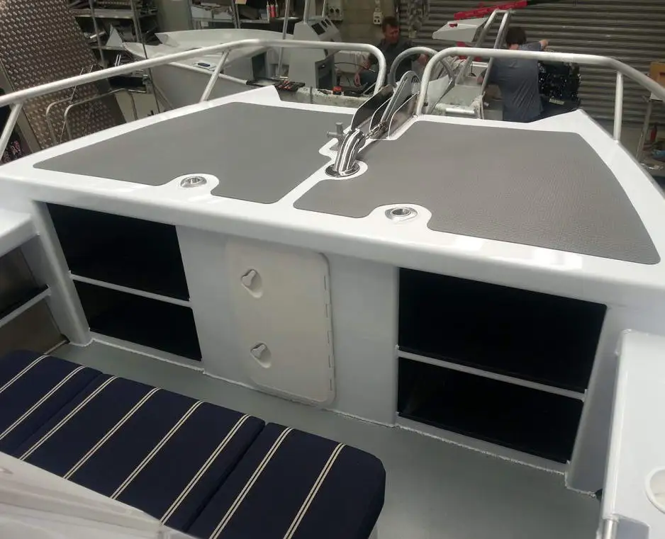 24 ft catamaran center console