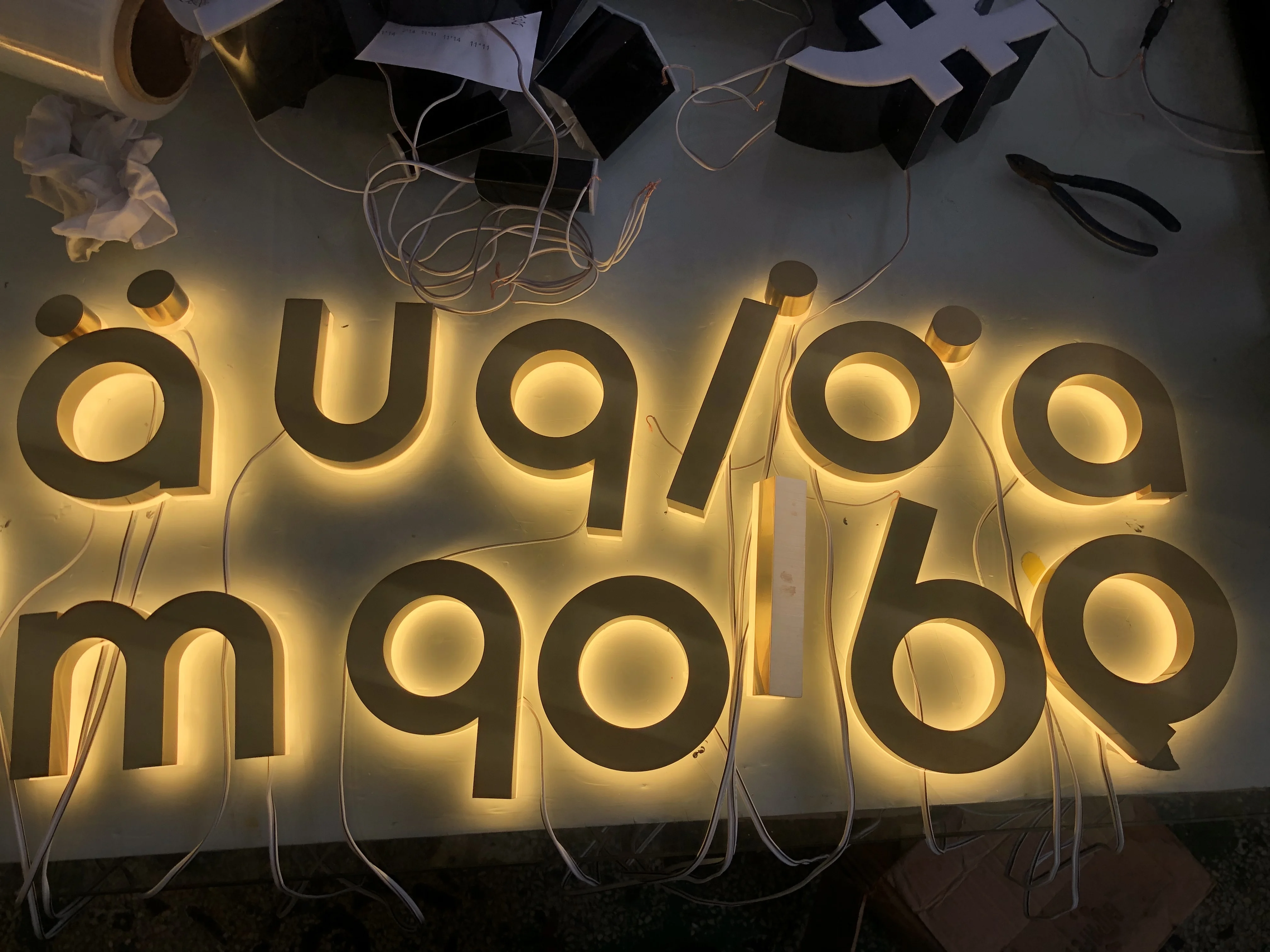 Outdoor Waterproof 3d Backlit Business Signs Chrome Accessories Plated