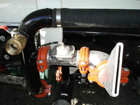 side spray head installed on the water truck