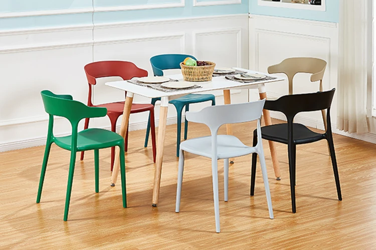 China Factory Modern Italian Designer Dining Room Plastic Dining Chair