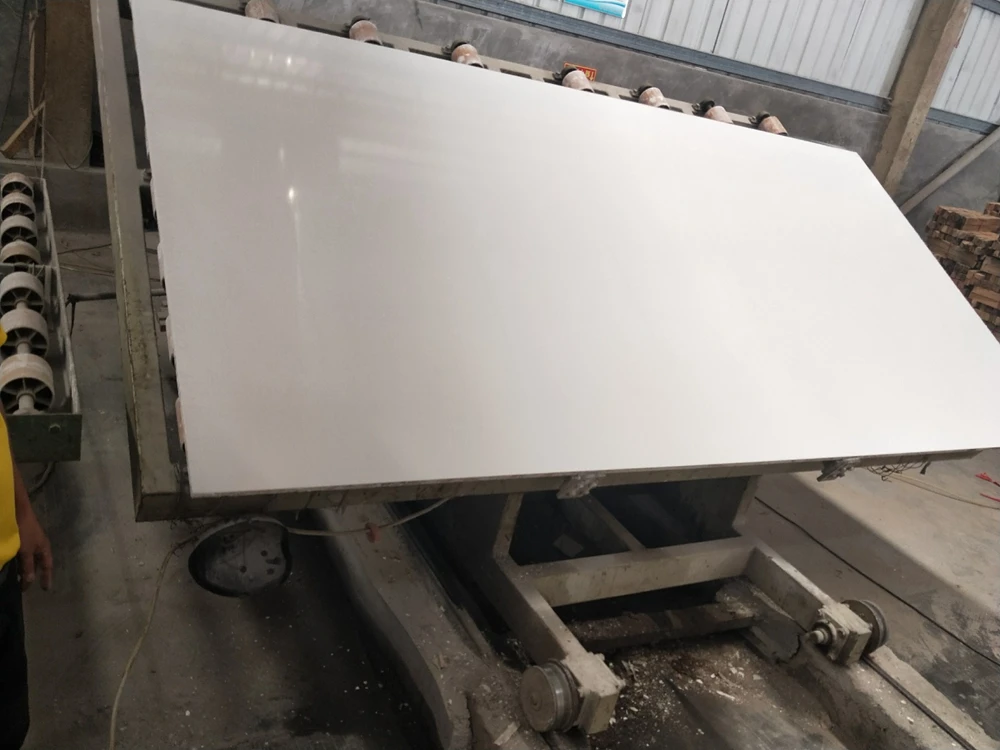 新的装饰人造大理石纯白色石板为您的浴室家庭