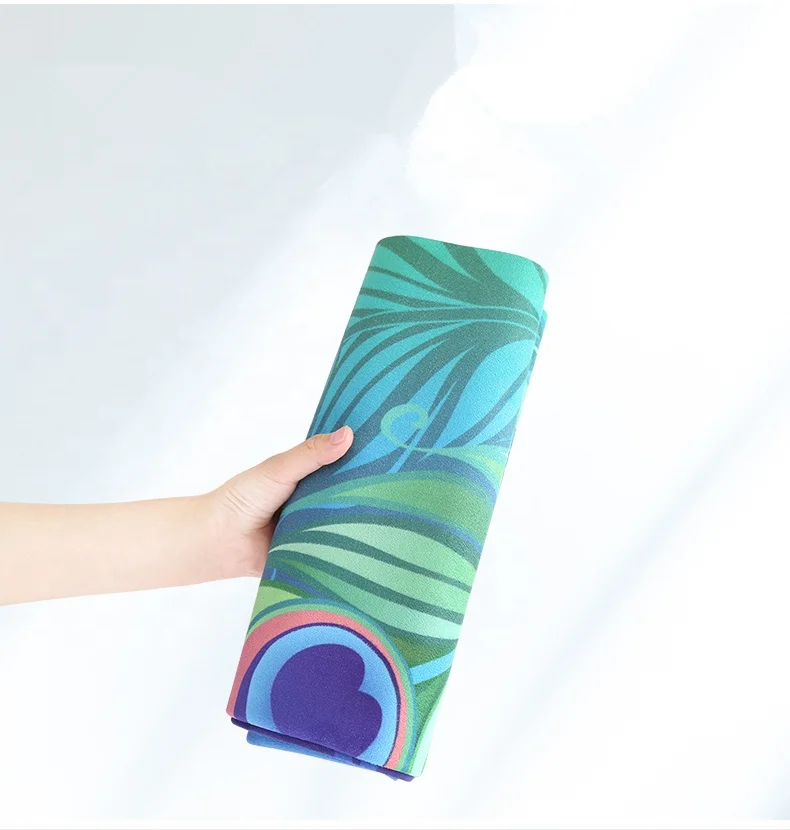 Folding yoga mat.jpg