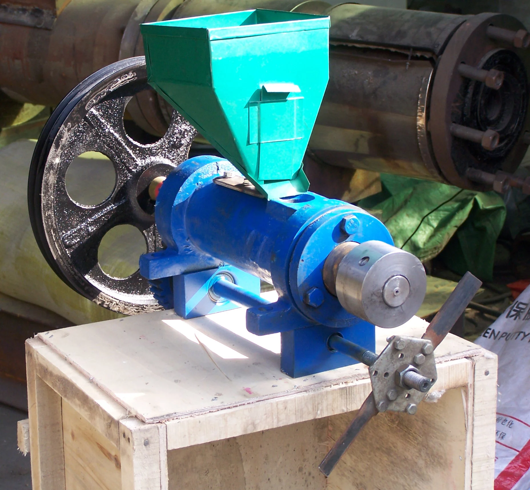 80-100千克/h狗漂浮鱼饲料颗粒机机器挤出机玉米片小吃机 - buy 80