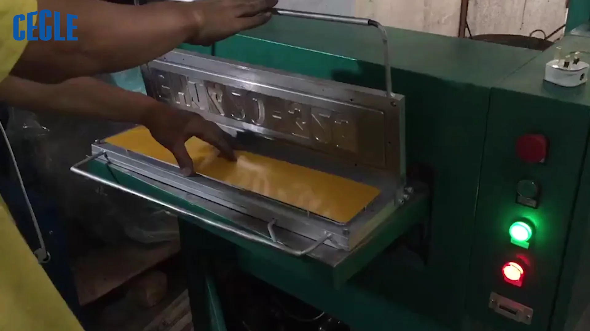 China Manual Hydraulic License Plate Stamping Machine Price For Car