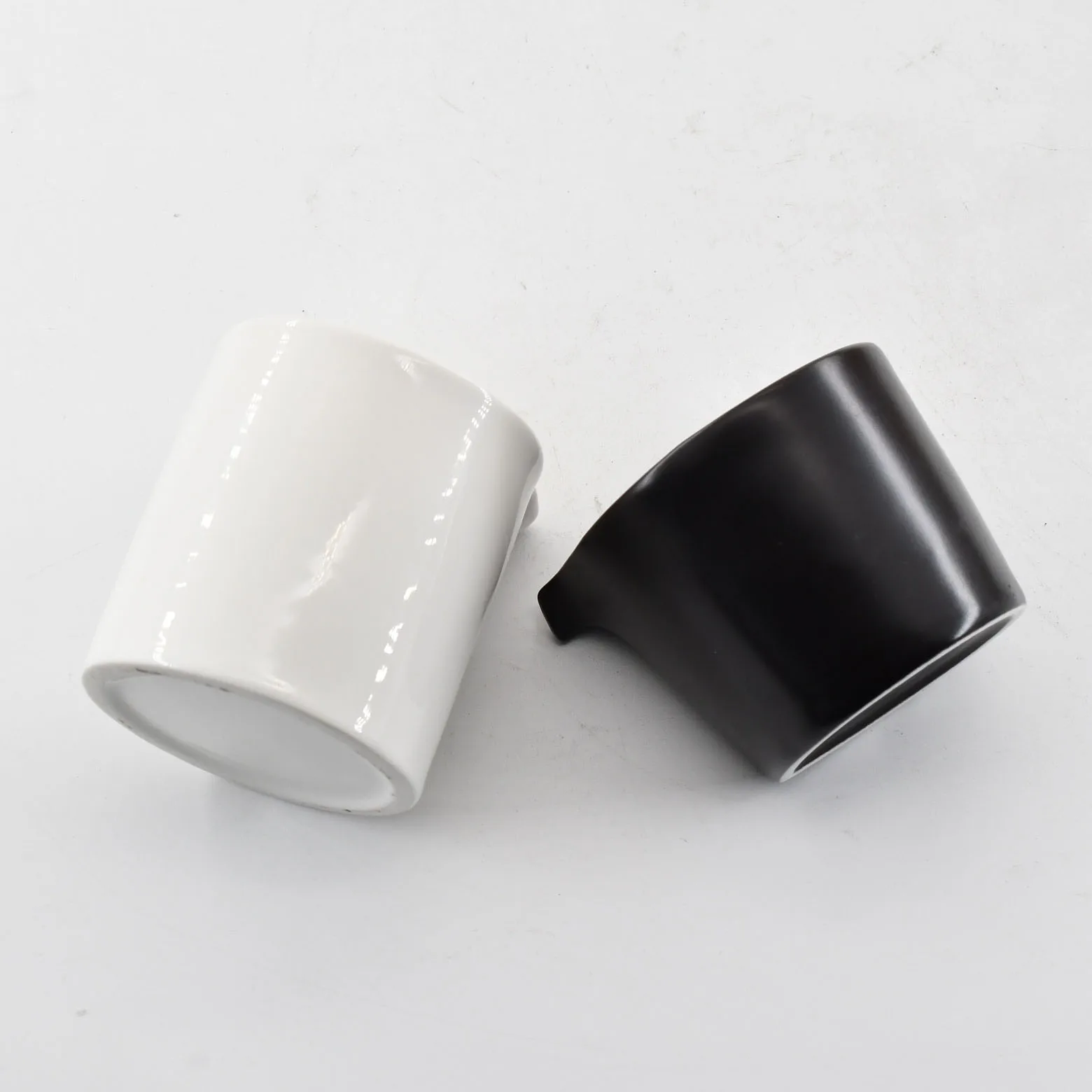 Custom Ceramic Candle Jar With Spout Massage Candle Jar Wholesale