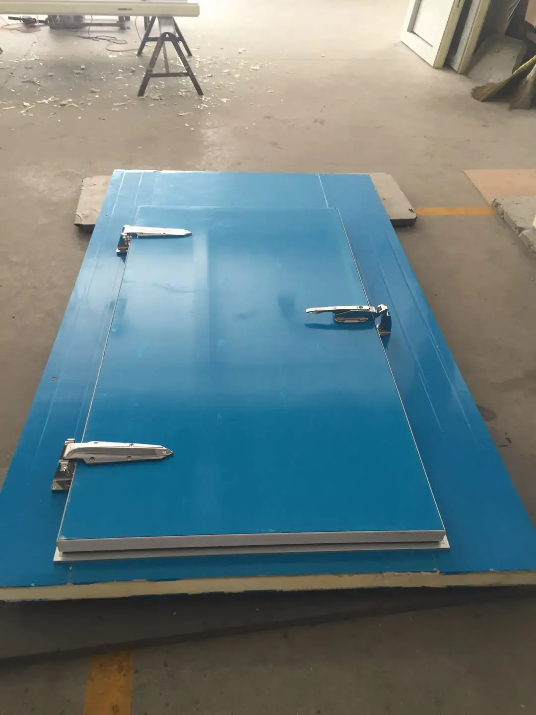 walk in cooler/freezer/fridge refrigerator cold room with Glass door, Shelves, sandwich panel, led lights