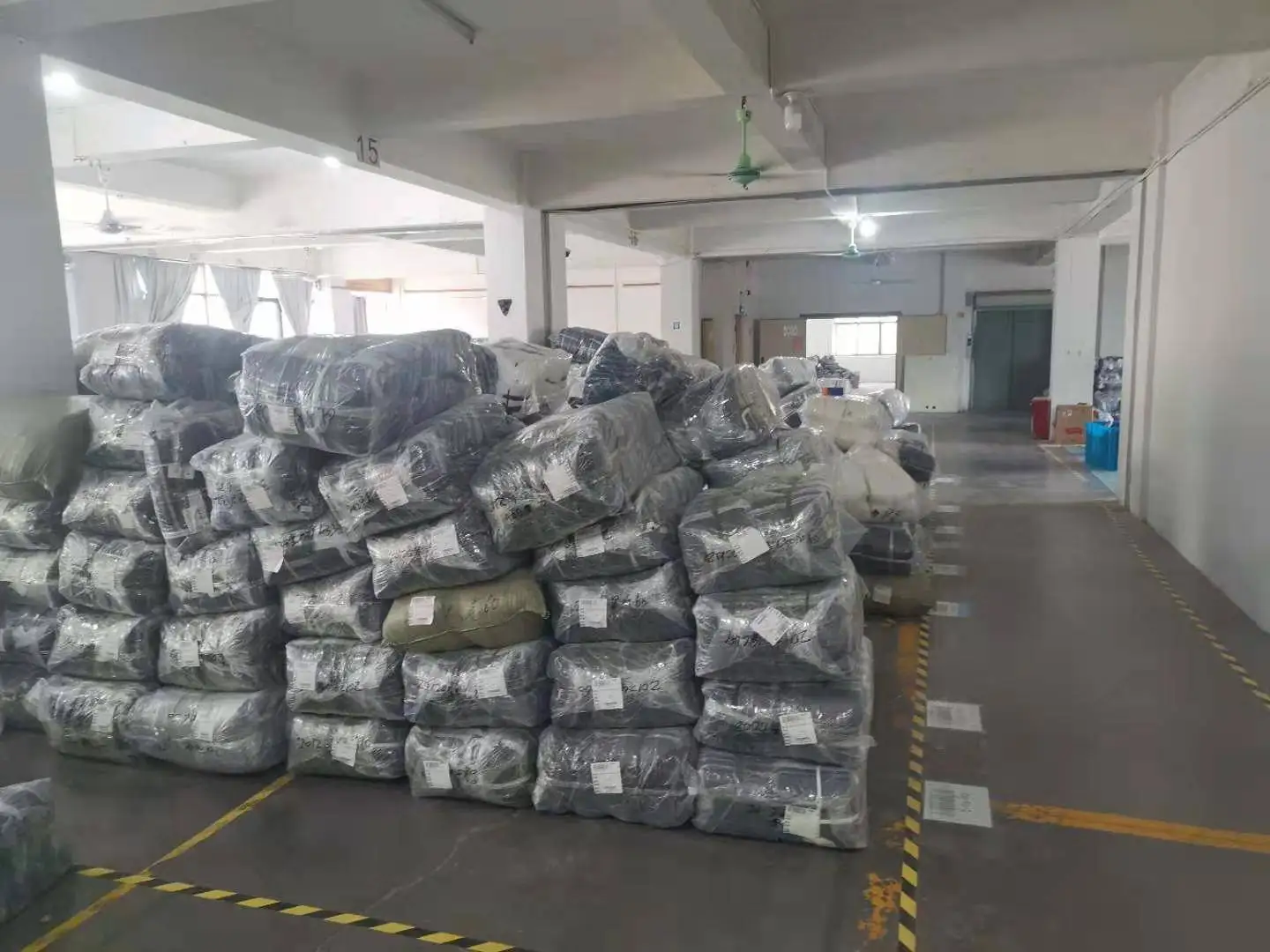 New European and American solid-colored sexy one-piece women's swimsuit, tight pleated bestseller swimwear, wholesale available H78f9aff6c07543a2bcd2777bb6631db45