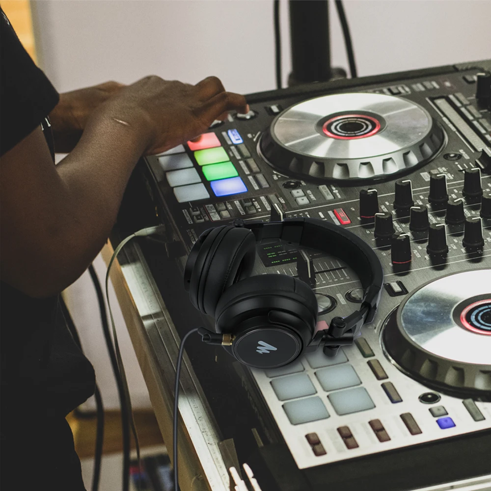 Free Shipping DJ Monitor Headphones Sound Quality Dynamic Over Ear Stereo Studio Real-Time Monitor Headphone