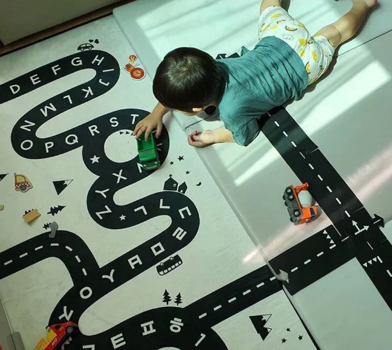 flexible race track