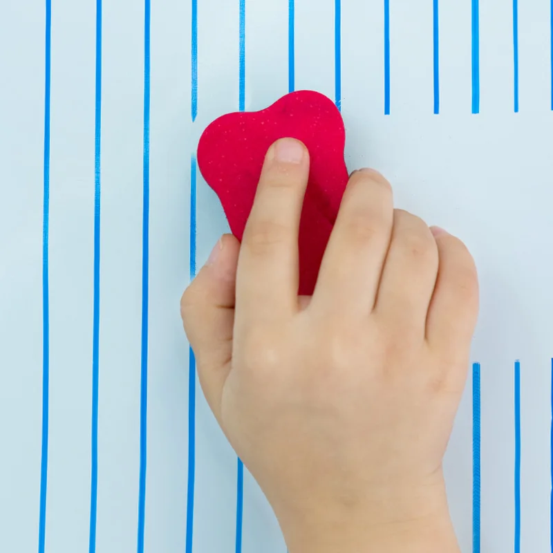 Hispeed Patented Design Painting Kids Drawing Table Foldable Mdf