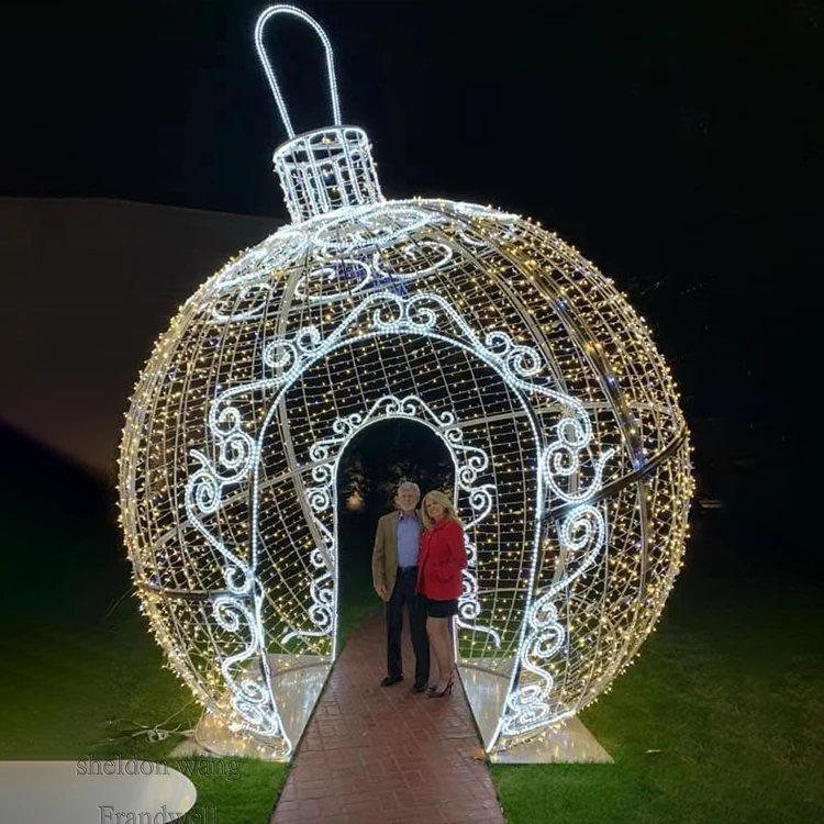 Large Outdoor Lighted Heart Shaped Sculpture/used Commercial Christmas ...