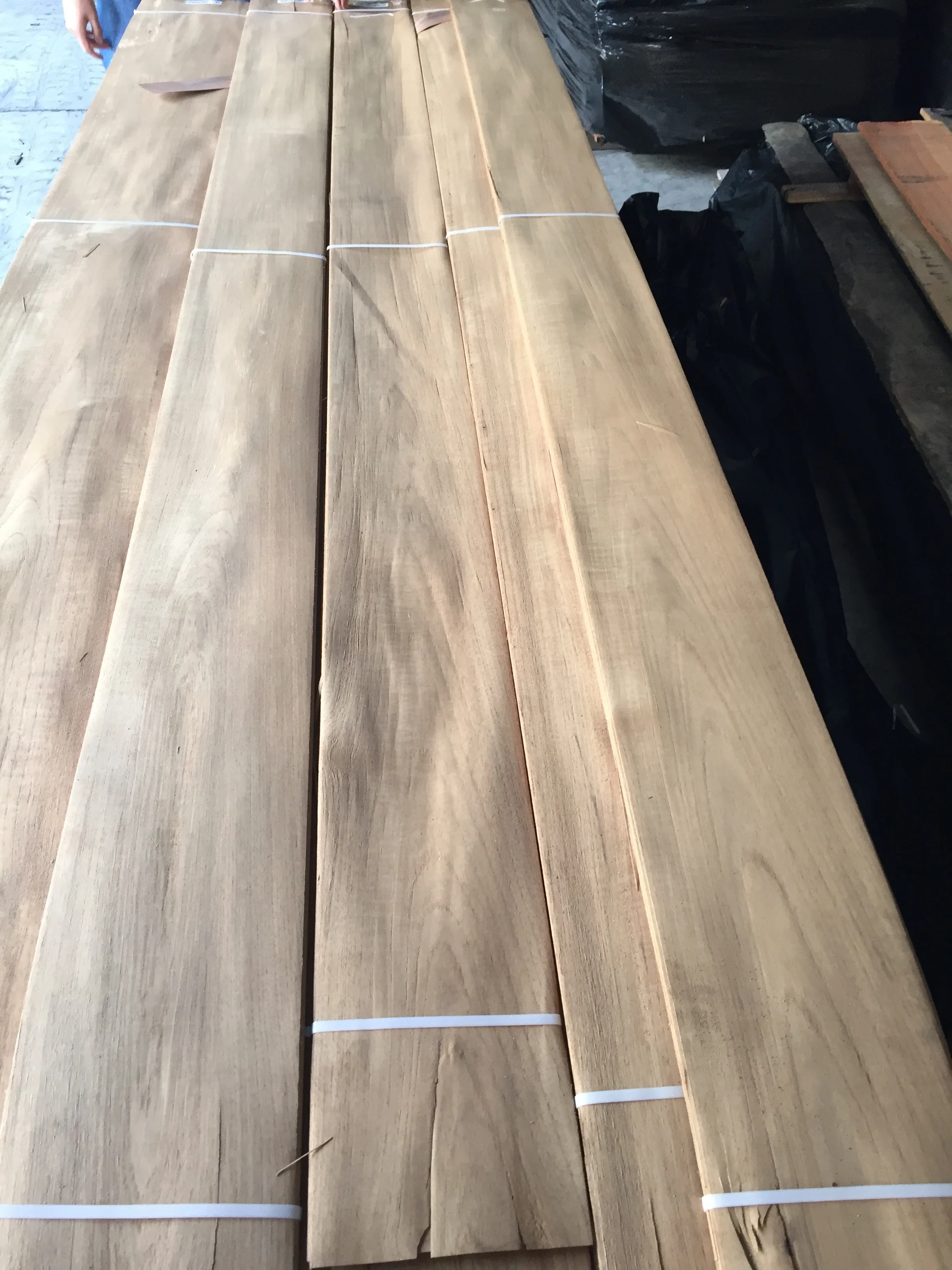 Crown Cut Myanmar Teak Wood Veneer For Furniture Buy Myanmar Teak
