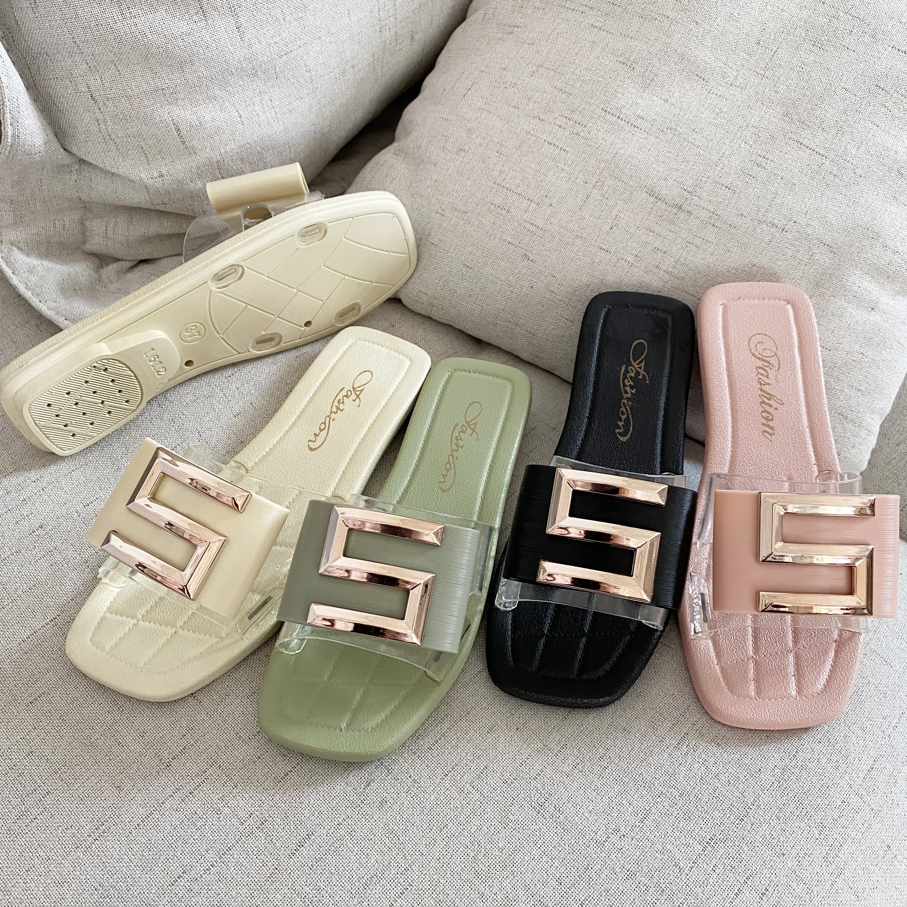 plain sandals (1)