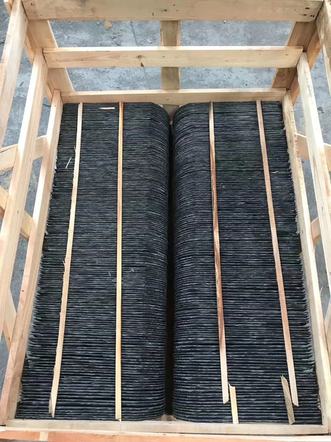 Europe Pop Natural Slate Roof Tile Material Black Slate Roof For Villa