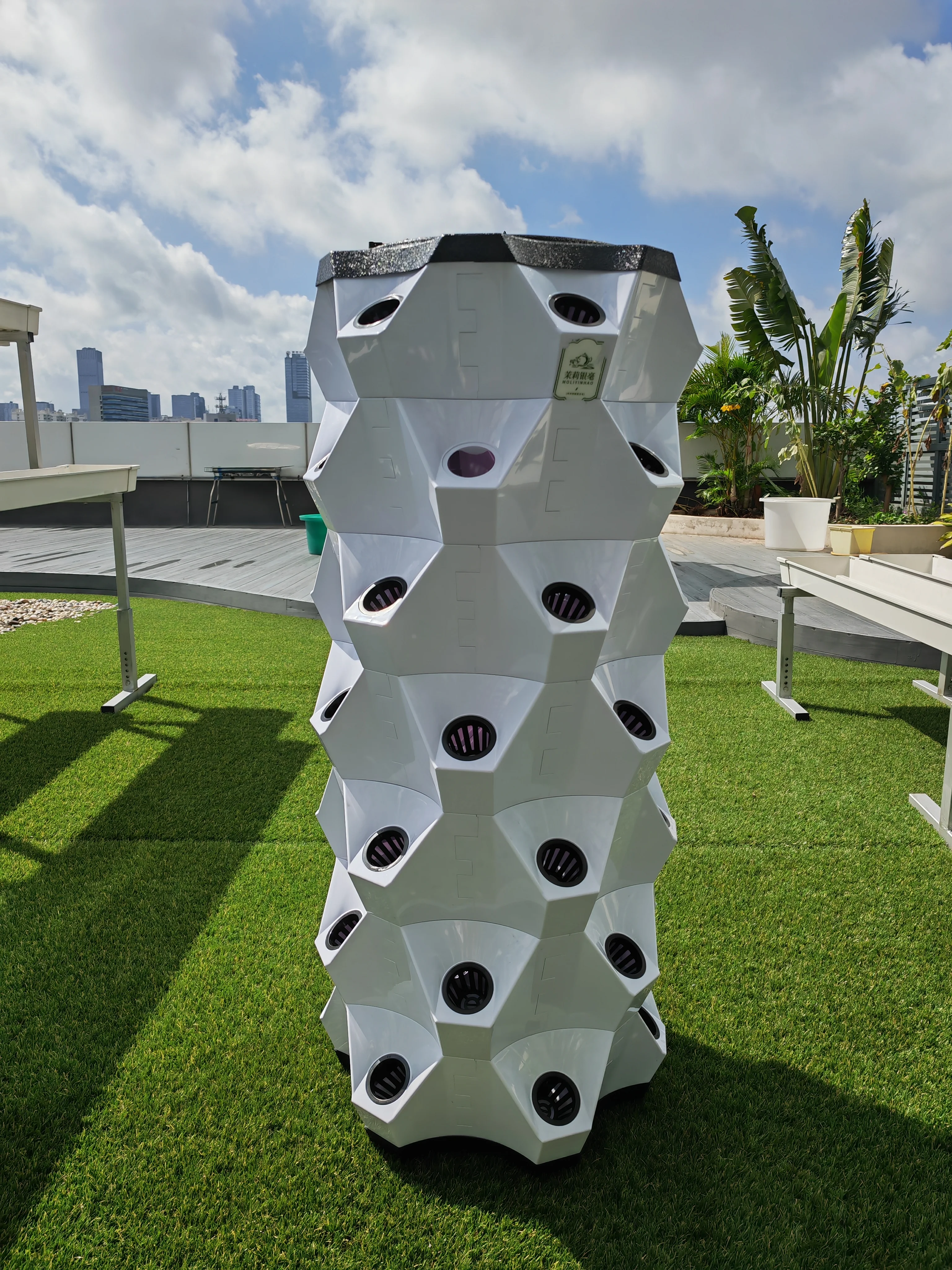 indoor hydroponic garden tower with lights