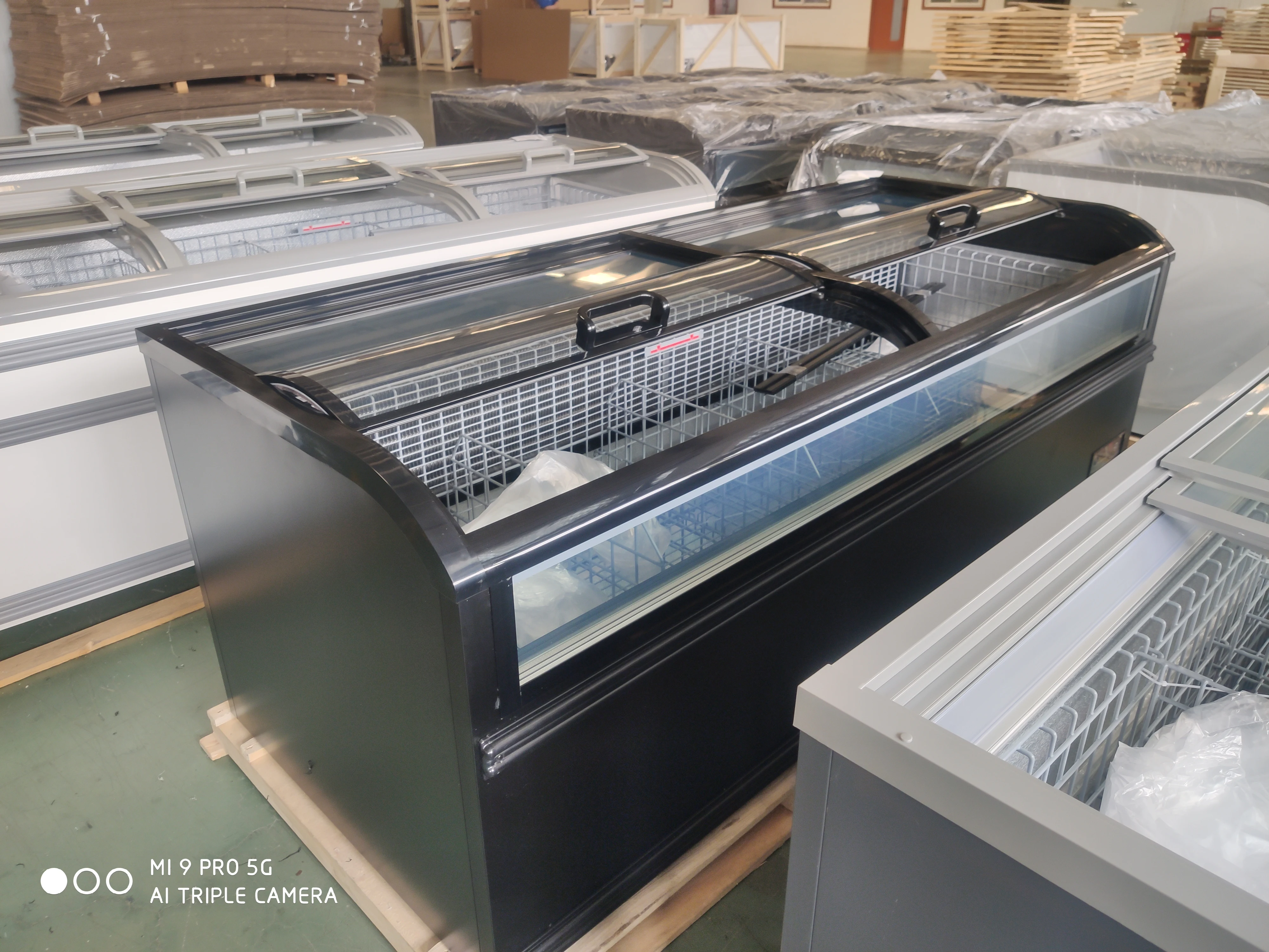 Supermarket Frozen Display Stand Refrigerated Freeze Display Counter 