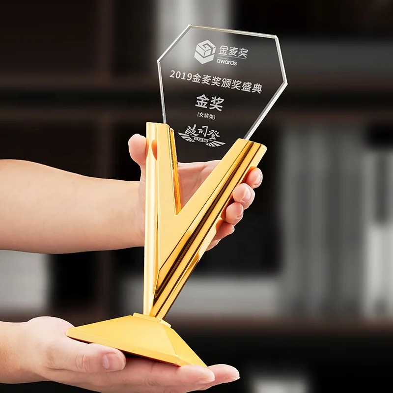 Factory Customized LOGO or Blank V-shaped Metal Crystal Award Trophy For Employee Appreciation Event and sports event supplier